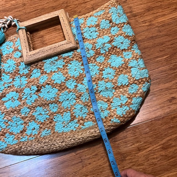 Twigs & Arrow Handmade Jute Hand Painted Oversized Boho Tote Bag w/ Wood Handle - Picture 9 of 10